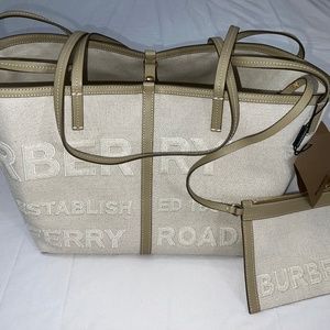 Burberry Tote Large